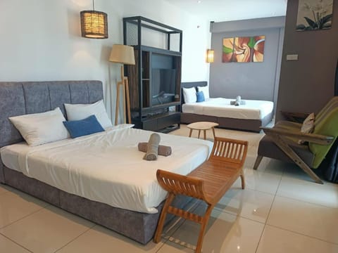 Family Suites at Mansion One by MAJ Apartment in George Town