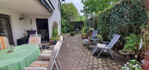 Schöne Ferienwohnung mit Terrasse und Garten Apartment in Saarlouis