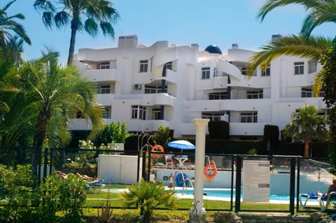 Balcony/Terrace, Garden view, Pool view