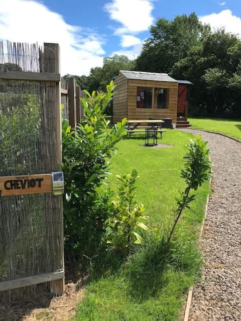 Luxury Railway carriage with own private hot tub Appartement in Crucorney