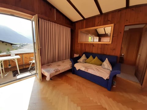 Cozy Chalet by Interlaken. Parking Apartment in Interlaken