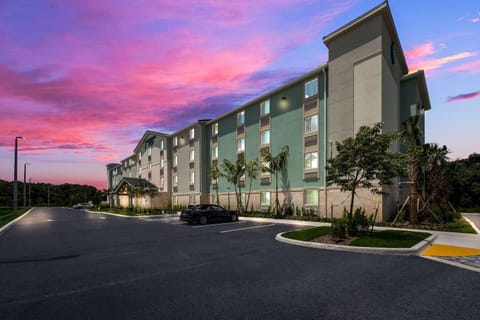 WoodSpring Suites West Palm Beach Hotel in West Palm Beach