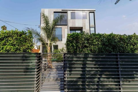 Stunning Hollywood Townhouse with Sunny views Haus in Los Feliz