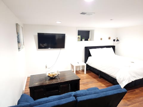 Lovely Private 2 Bedroom Suite near EWR/NYC Condominio in Hillside