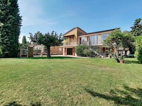 Property building, Day, Garden, Garden view