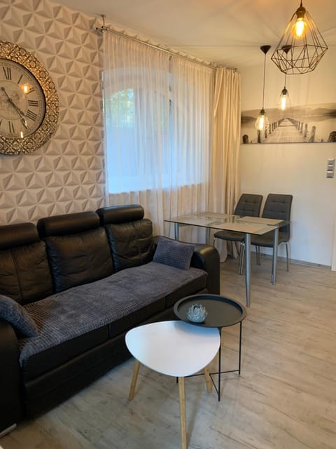 Uroczy Apartament z Patio Apartment in Szczecin