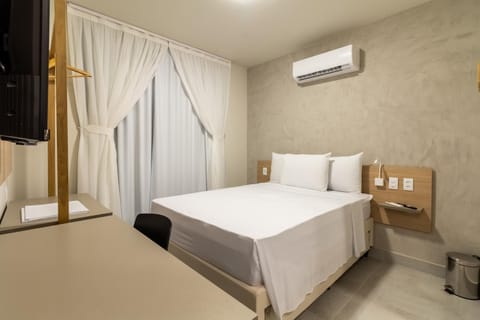 Bed, Photo of the whole room, Bedroom, air conditioner