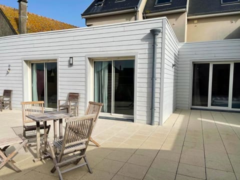 Appartement de 2 chambres a Saint Vaast la Hougue a 100 m de la plage avec vue sur la mer terrasse amenagee et wifi Eigentumswohnung in Saint-Vaast-la-Hougue