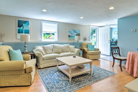 Quaint Cape Cod Apartment - 2 Mi to Monument Beach Apartment in Bourne