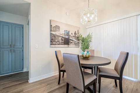 Luxury resort style condo Free Wi-fi and Parking House in Tempe