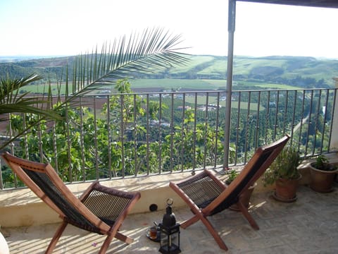 View (from property/room), Balcony/Terrace