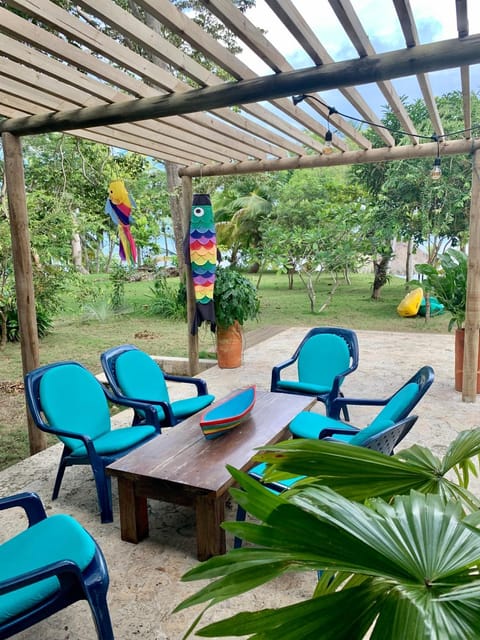 Living room, Garden view, Sea view