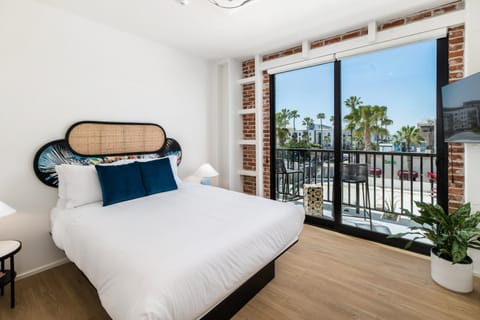 The Brick Boutique Hotel Hotel in Oceanside