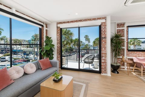 The Brick Boutique Hotel Hotel in Oceanside