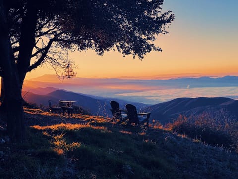 Day, Natural landscape, Garden, View (from property/room), Dining area, Garden view, Mountain view, Sea view, Sunrise, Sunset