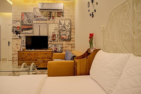 Super OYO 629 Home Lux Suite Bed and Breakfast in Riyadh
