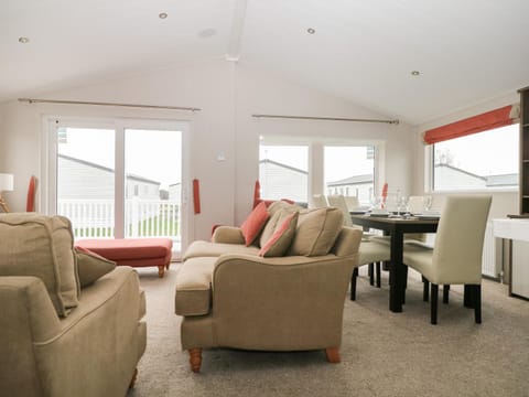 Lodge at Chichester Lakeside 3 Bed House in Chichester