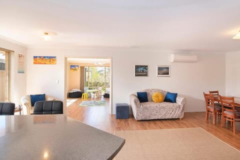 Retreat on Broadwater, pet friendly House in Busselton