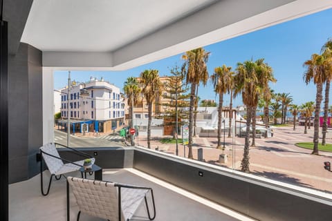 View (from property/room), Balcony/Terrace, Sea view