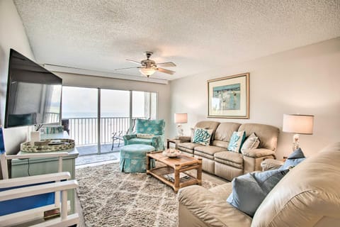 Beachfront Redington Shores Condo with Pool! Apartment in North Redington Beach