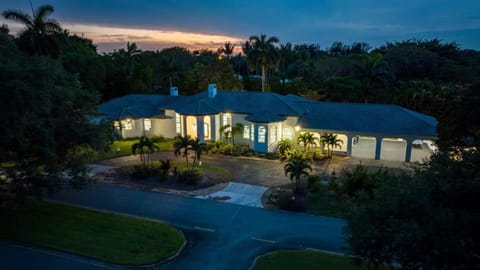 7000 Square Foot Mansion Estate on an Acre 9 Bedrooms Heated Pool Jacuzzi Movie Theater Game Room Commercial Playground Villa in Lauderhill
