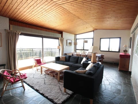 Chalet 5 ch, 11 pers, terrasse sud, Les Carroz - FR-1-572-115 Chalet in Arâches-la-Frasse