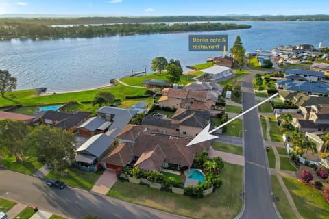 Riverside Breeze - luxury family retreat with pool Casa in Port Macquarie