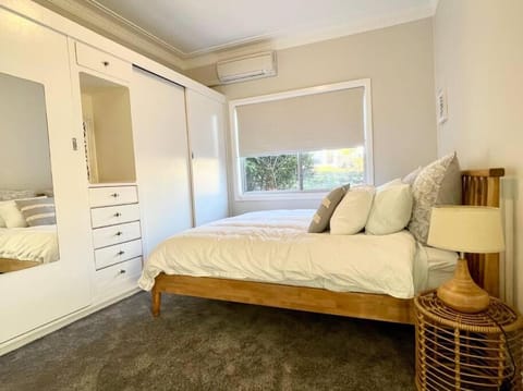 Beautiful 4-bedroom original beach cottage in Port Kembla House in Port Kembla