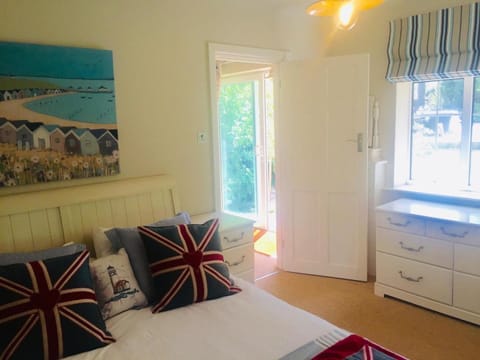 Chadham Pines Cottage Apartment in Poole