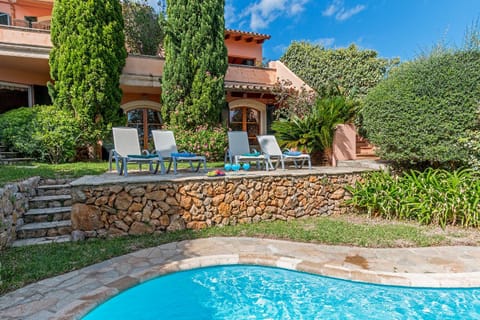 Townhouse with pool and mountain views, just 5 min House in Pollença