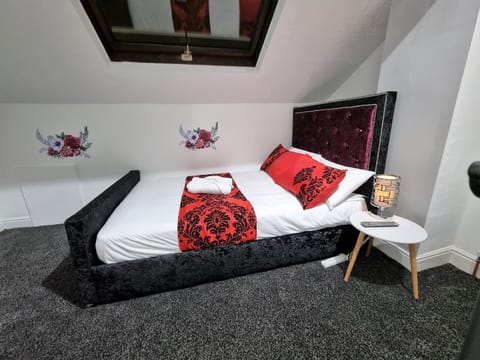 *12PR* Setup for your most relaxed & amazing stay + Free Parking + Free Fast WiFi * House in Leeds