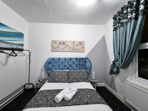 *12PR* Setup for your most relaxed & amazing stay + Free Parking + Free Fast WiFi * House in Leeds