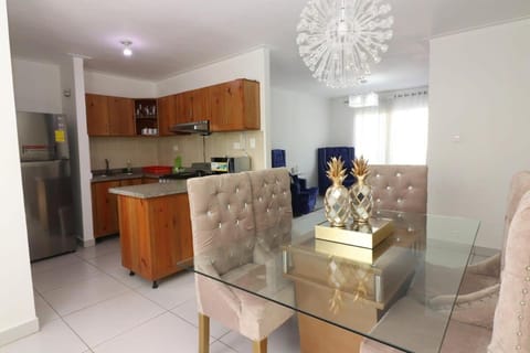 3 BR apartment - READY for your stay WIFI Pool Great Location Appartement in Santiago de los Caballeros