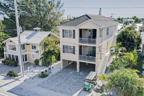 Tropical Daze Lower House in Bradenton Beach