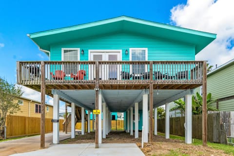 Nr Beach Pier Oasis Games Yard Bbq Pet Ok House in Galveston Island