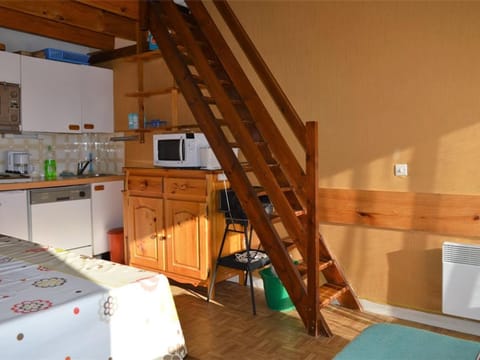 Appartement cosy avec mezzanine et parking, proche des pistes - FR-1-592-47 Apartment in Bolquère