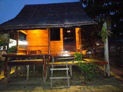 Homestay Pak Ucu Urlaubsunterkunft in Teluk Sebong