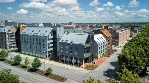 Property building, Neighbourhood