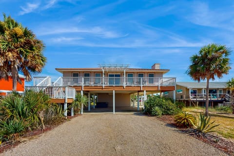 Island Charm House in Saint George Island