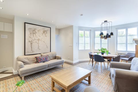 Living room, Dining area, City view