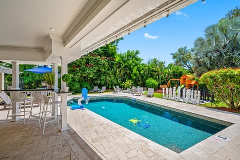 8-bedroom villa with heated pool close to beach Villa in Largo