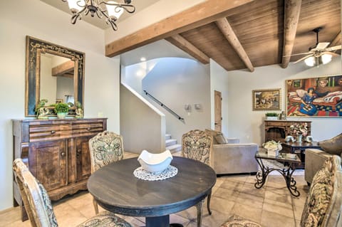 Tasteful Home with Hot Tub Less Than 2 Mi to SF Plaza! Casa in Santa Fe