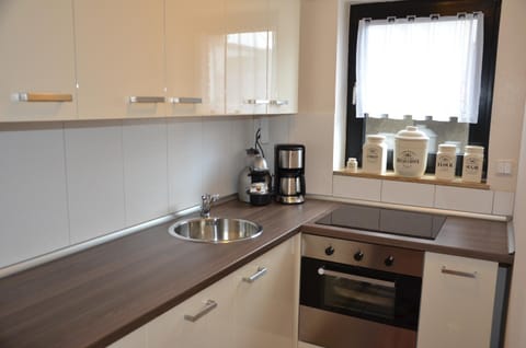 Coffee/tea facilities, Kitchen or kitchenette