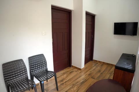 Communal lounge/ TV room, TV and multimedia, Living room, Seating area