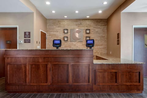 Comfort Inn & Suites Avera Southwest Hotel in Sioux Falls