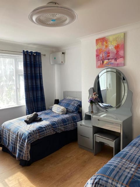 Beautiful 2-bedroom in Grays close to Lakeside Appartement in Grays