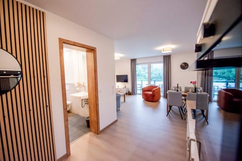 Weingut Erich Serwazi Bed and Breakfast in Ediger-Eller