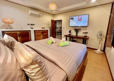 Three rare & private front beach villas Bed and Breakfast in Ko Pha-ngan Sub-district