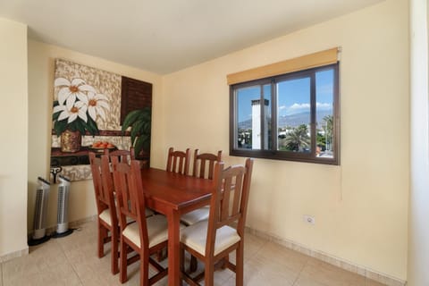 Big 2-bedroom in Tenerife South Apartment in Costa del Silencio