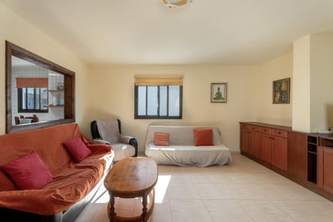 Big 2-bedroom in Tenerife South Apartment in Costa del Silencio